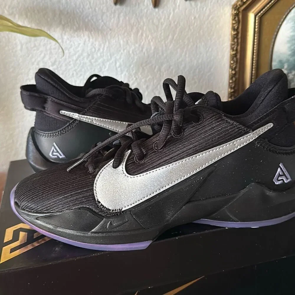 Nike Freak 2 Size 4.5 Kids 6.5 women’s Amethyst purple shoes